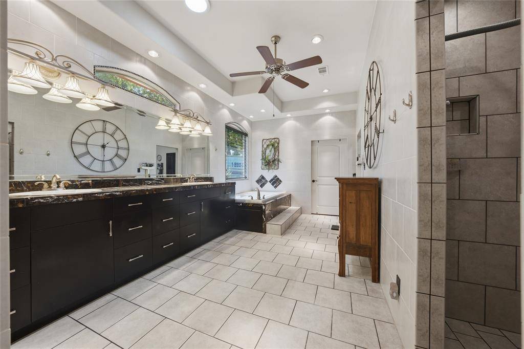 2547 Groves Drive, Tool, TX 75143