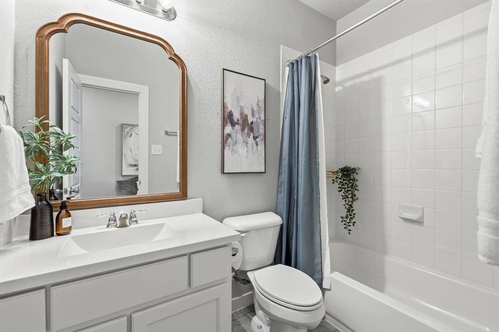 1916 Outpost Creek Lane, Aubrey, TX 76227