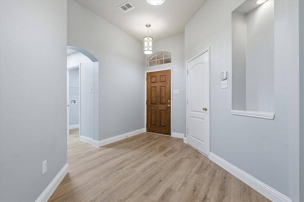 2616 Hollow Ridge Drive, Denton, TX 76210