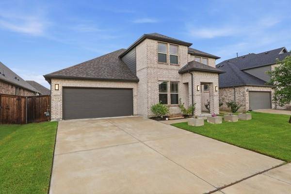 10120 Lakemont Drive, Fort Worth, TX 76131
