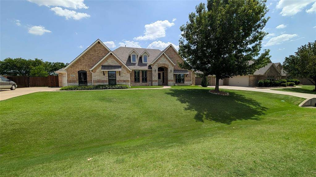 1301 Twisting Star Drive, Fort Worth, TX 76052