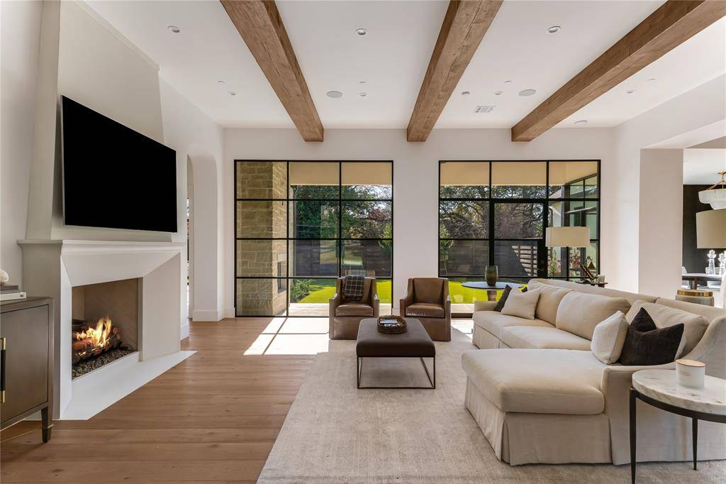 6034 Prestonshire, Dallas, TX 75225