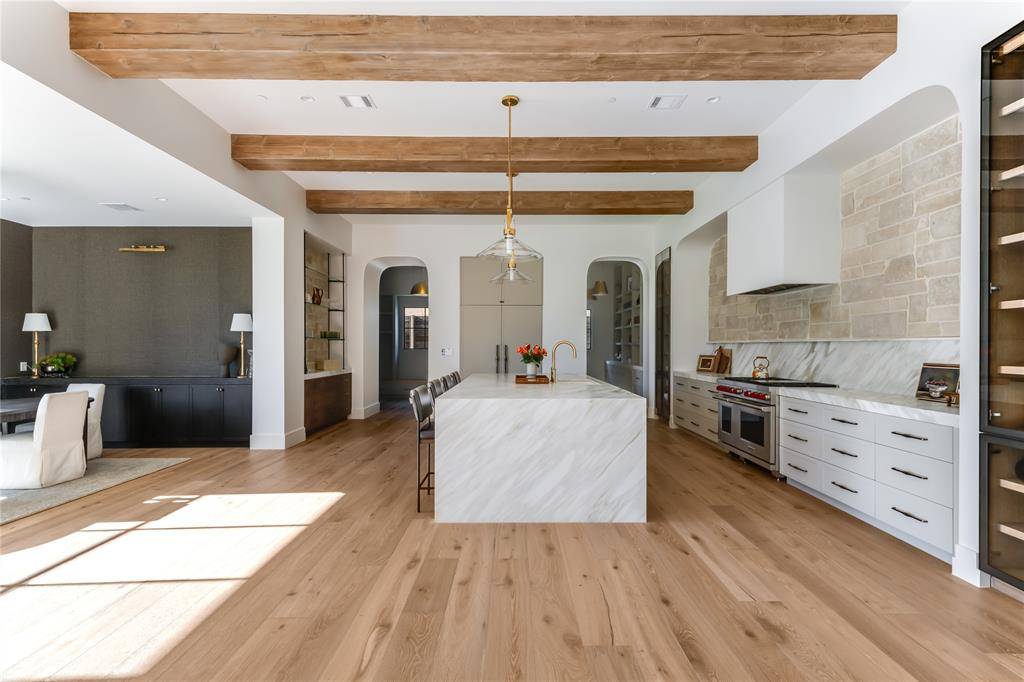 6034 Prestonshire, Dallas, TX 75225