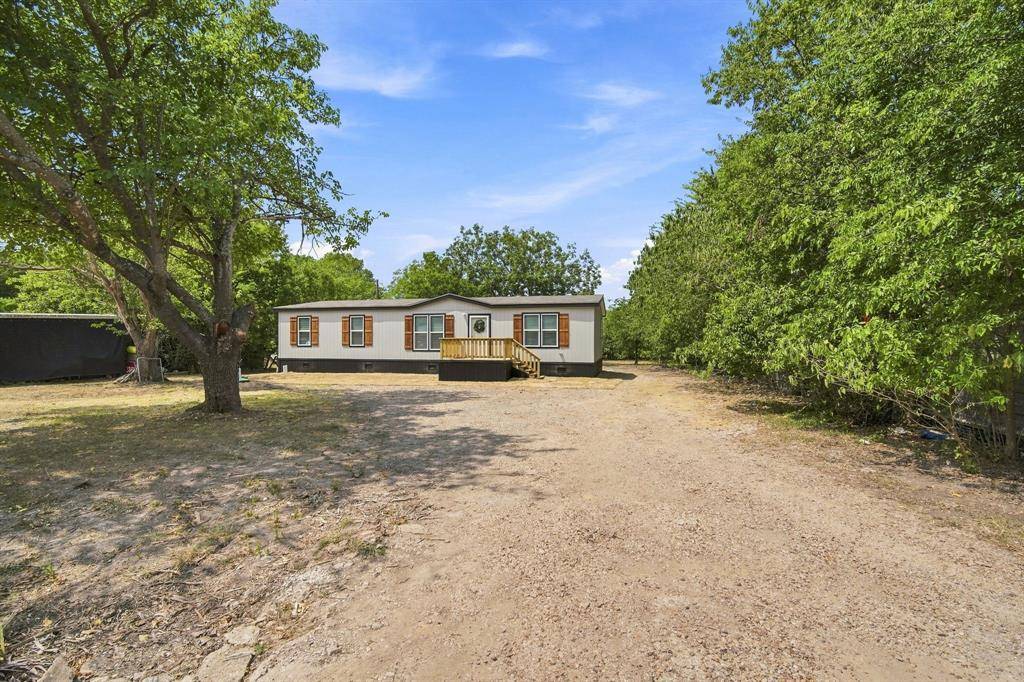 205 Lazy Lane, Red Oak, TX 75154