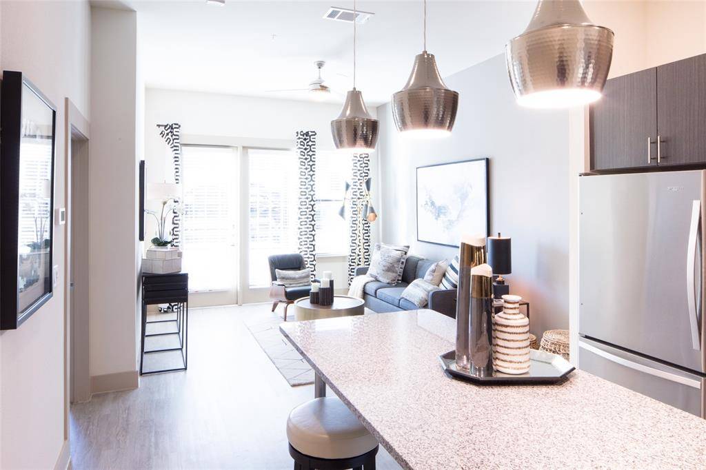 901 N Zang Boulevard #213, Dallas, TX 75208