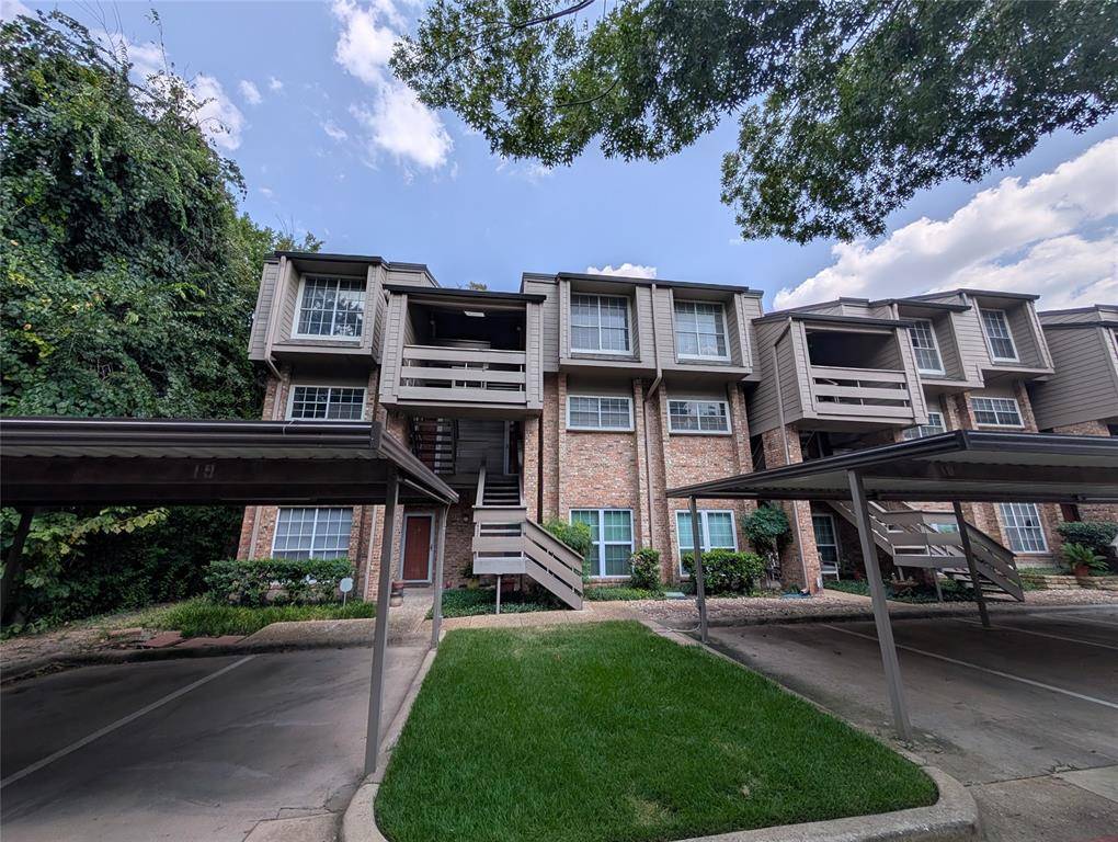 9801 Royal Lane #311, Dallas, TX 75231
