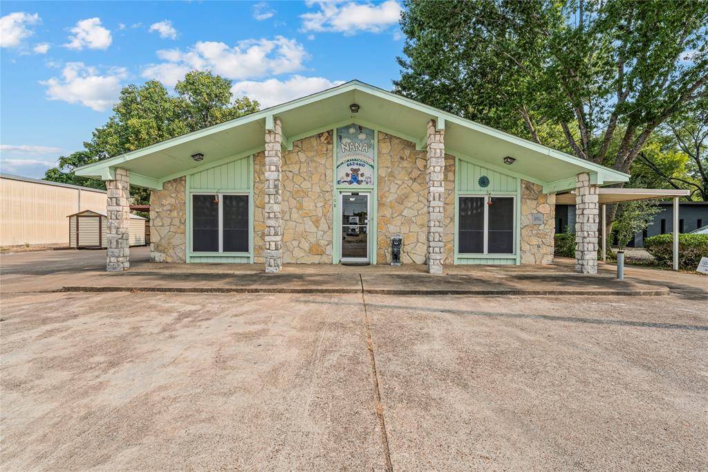 108 Deanna Drive, Robinson, TX 76706