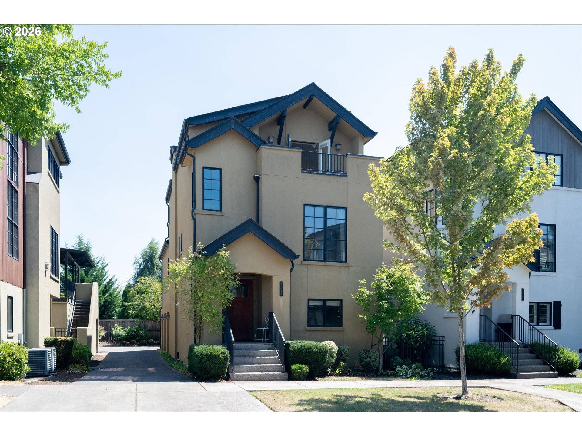 2883 LORD BYRON PL, Eugene, OR 97408
