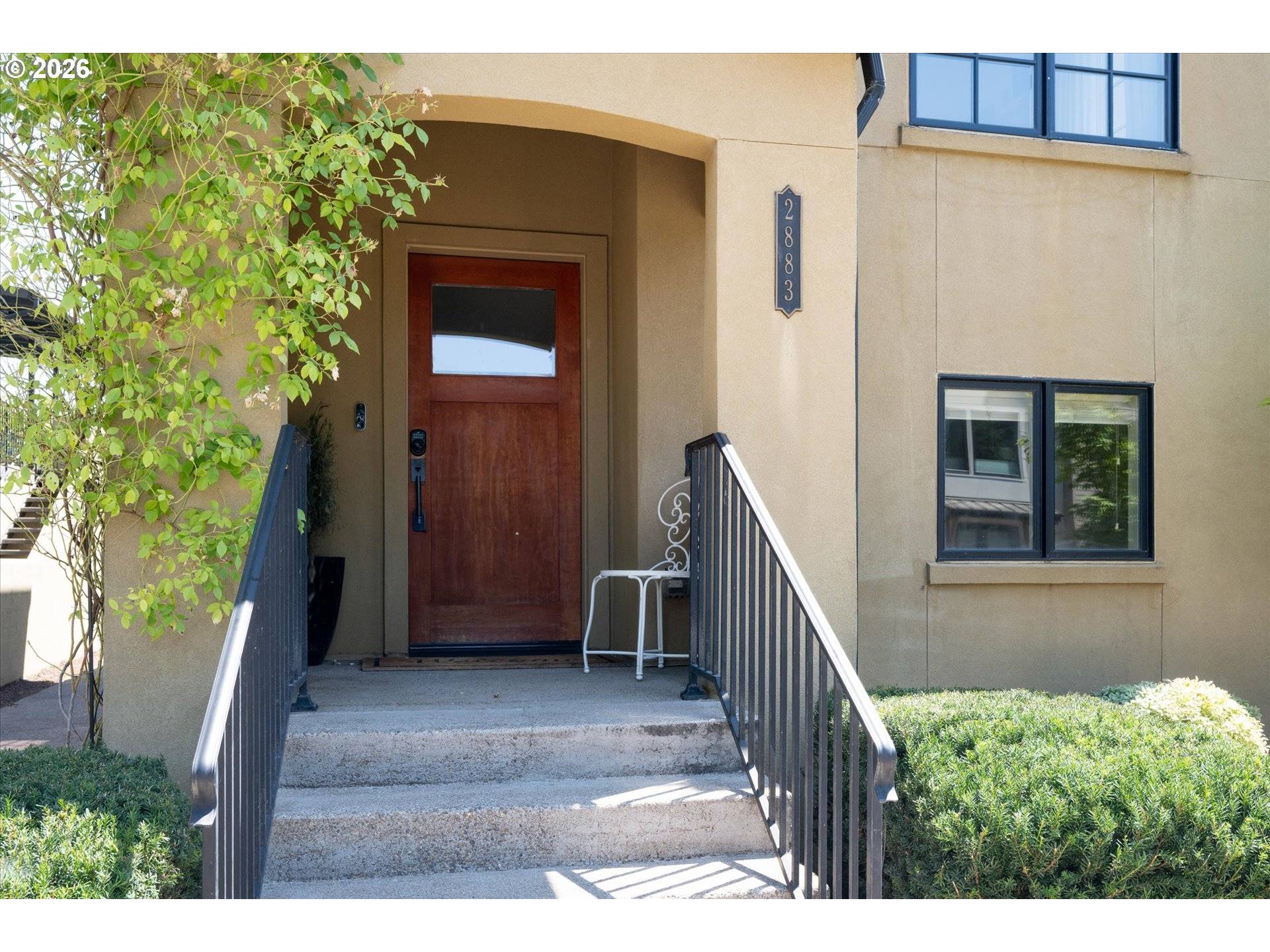 2883 LORD BYRON PL, Eugene, OR 97408