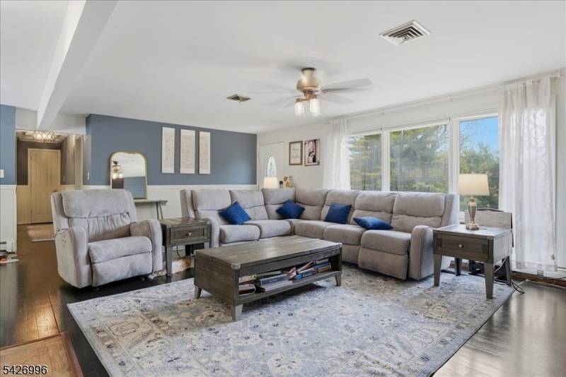 9 Hartung Ave, Riverdale Boro, NJ 07457