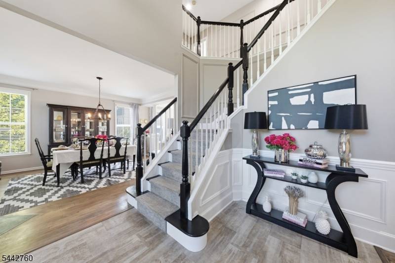 1 Rock Ledge, Oakland Boro, NJ 07436