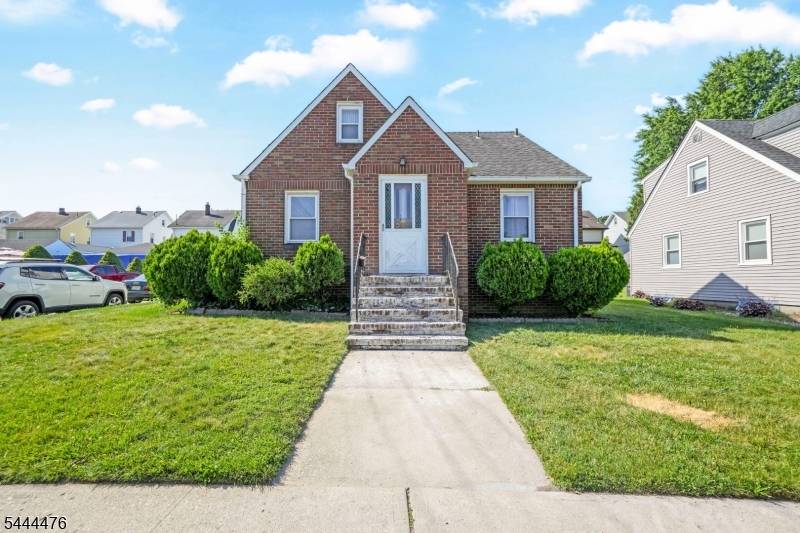 95 E 7Th St, Clifton City, NJ 07011