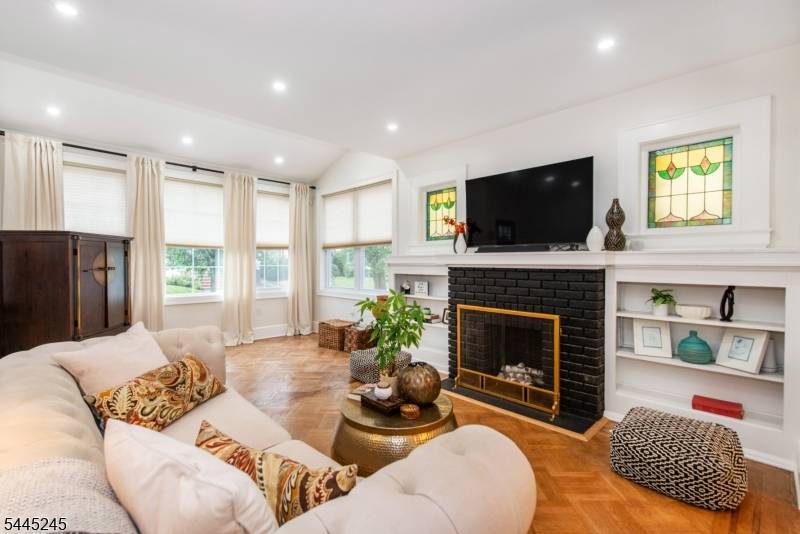 210 Jacoby St, Maplewood Twp., NJ 07040