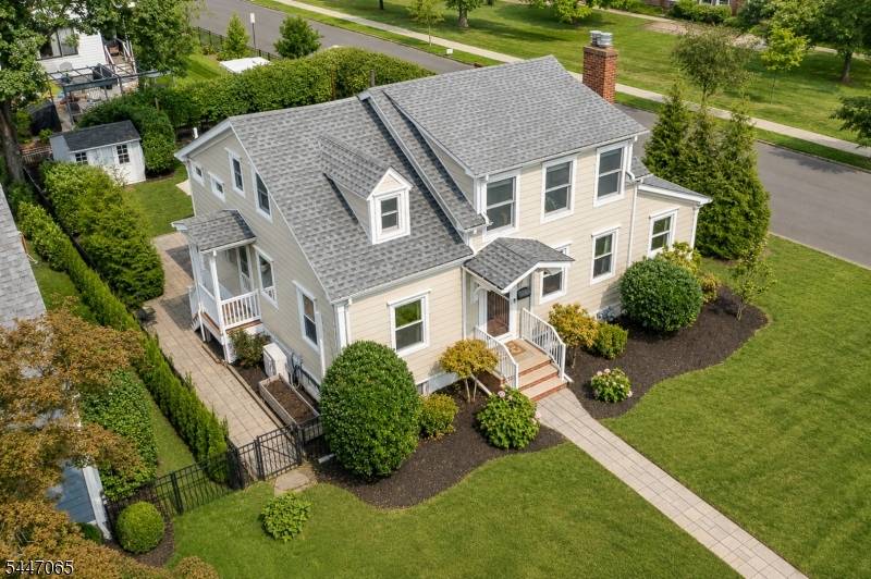 21 Duchamp Pl, Chatham Boro, NJ 07928
