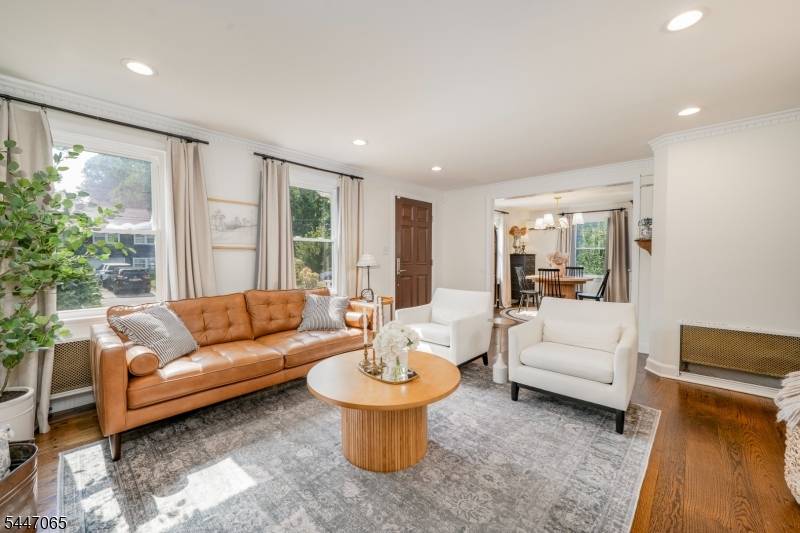 21 Duchamp Pl, Chatham Boro, NJ 07928