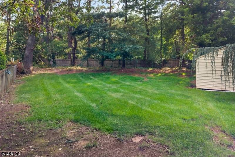 1 Layton Ct, Hillsborough Twp., NJ 08844