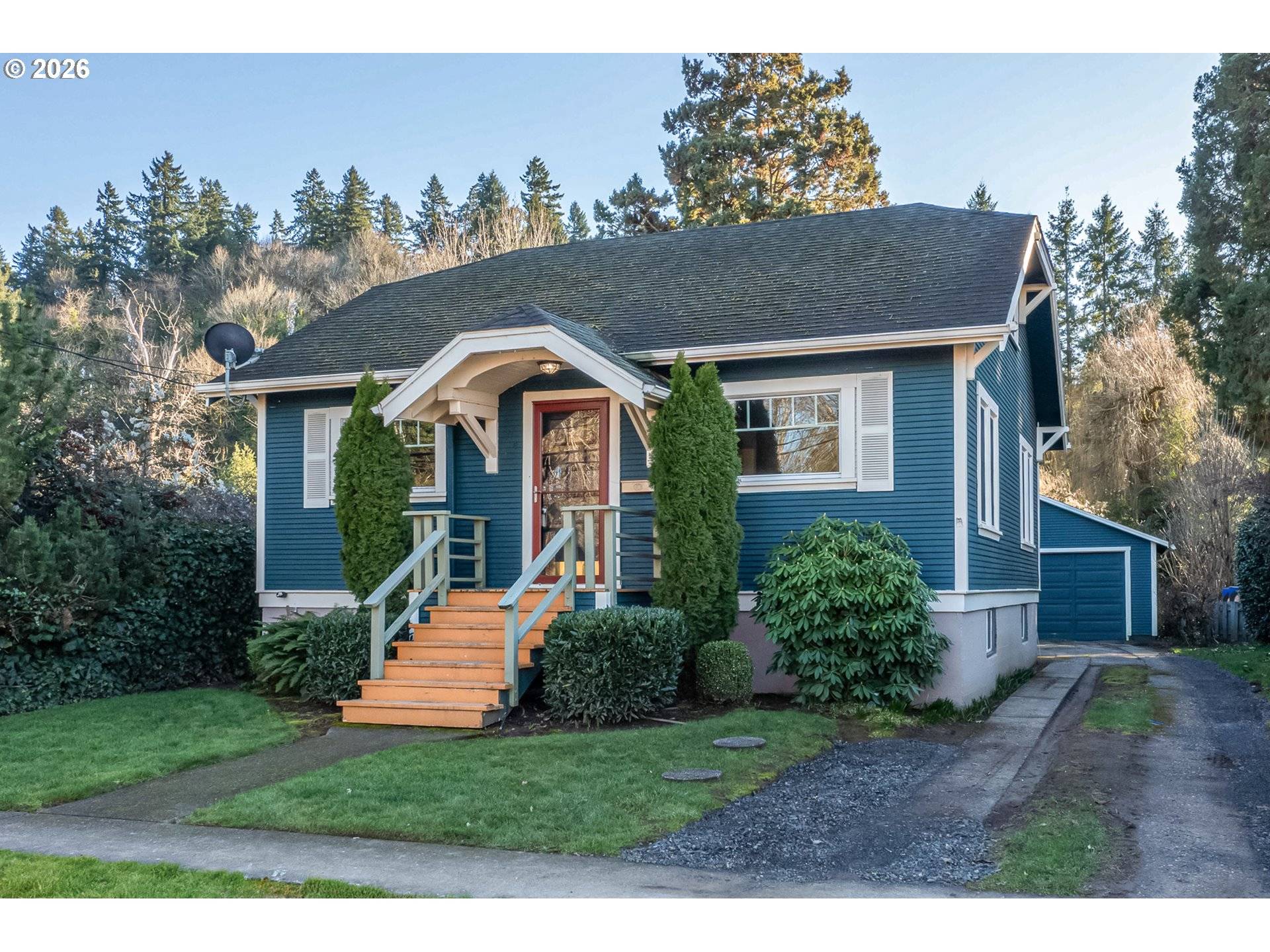 504 ABERNETHY RD, Oregon City, OR 97045