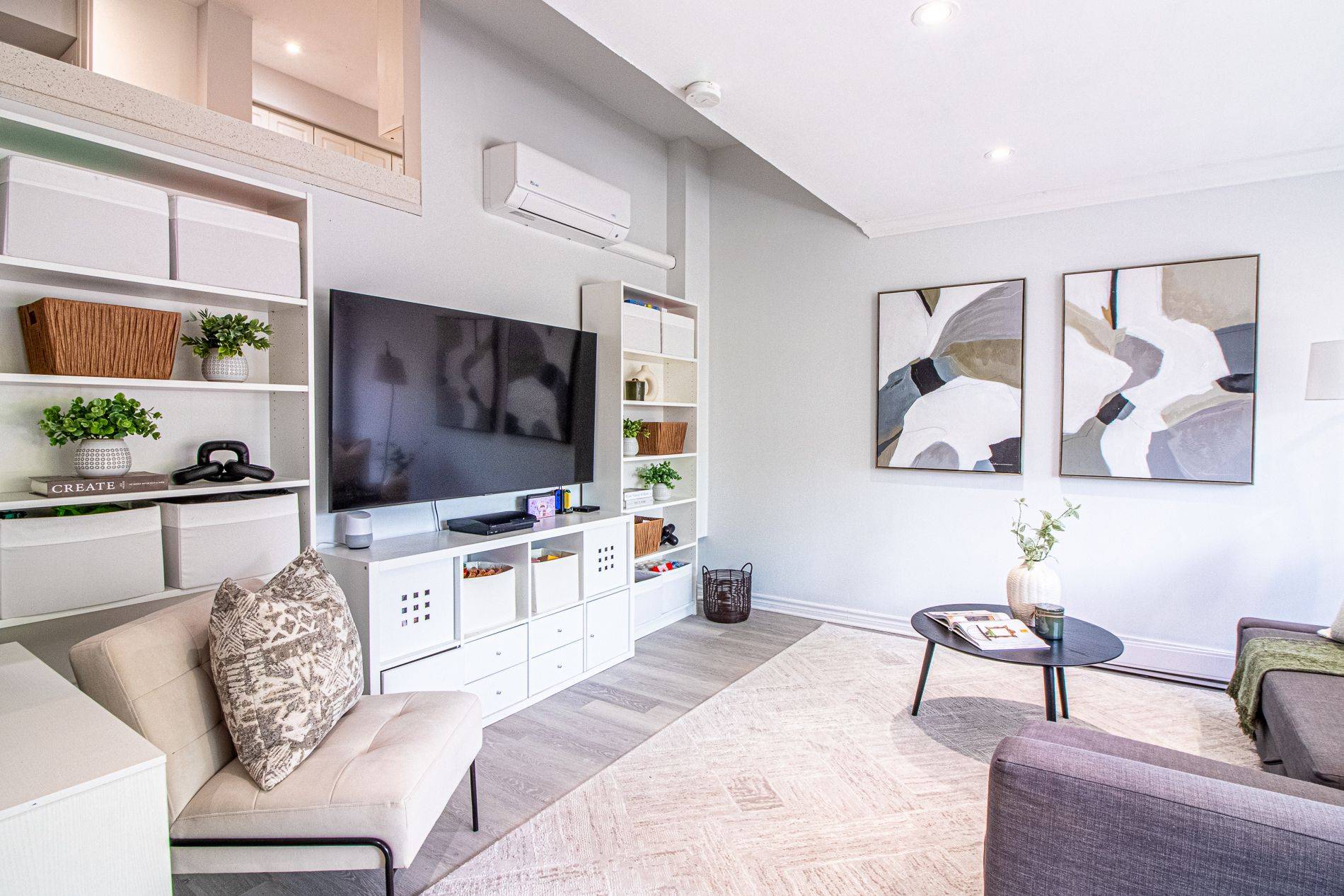 60 Springfair AVE, Aurora, ON L4G 3M2