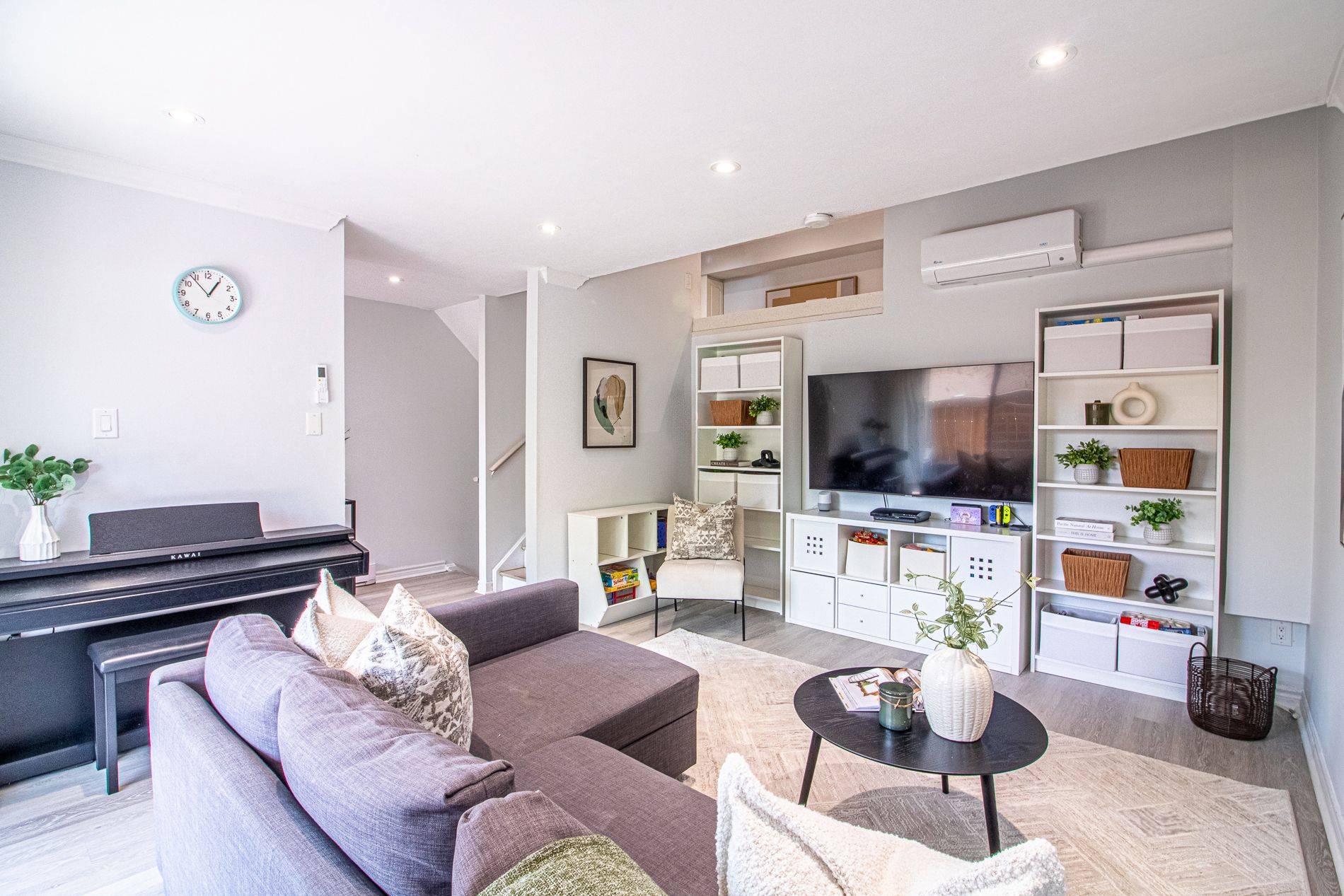 60 Springfair AVE, Aurora, ON L4G 3M2