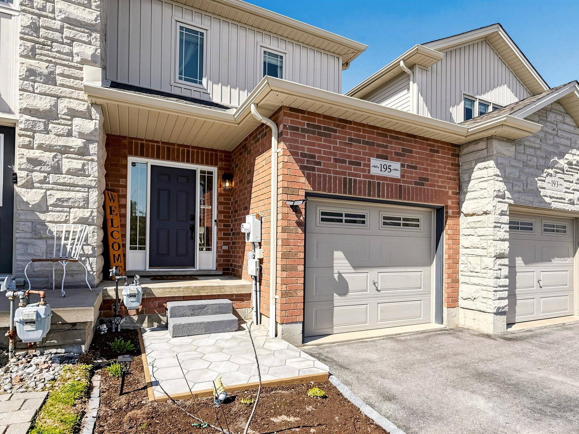 195 Banting CRES, Essa, ON L0M 1B6