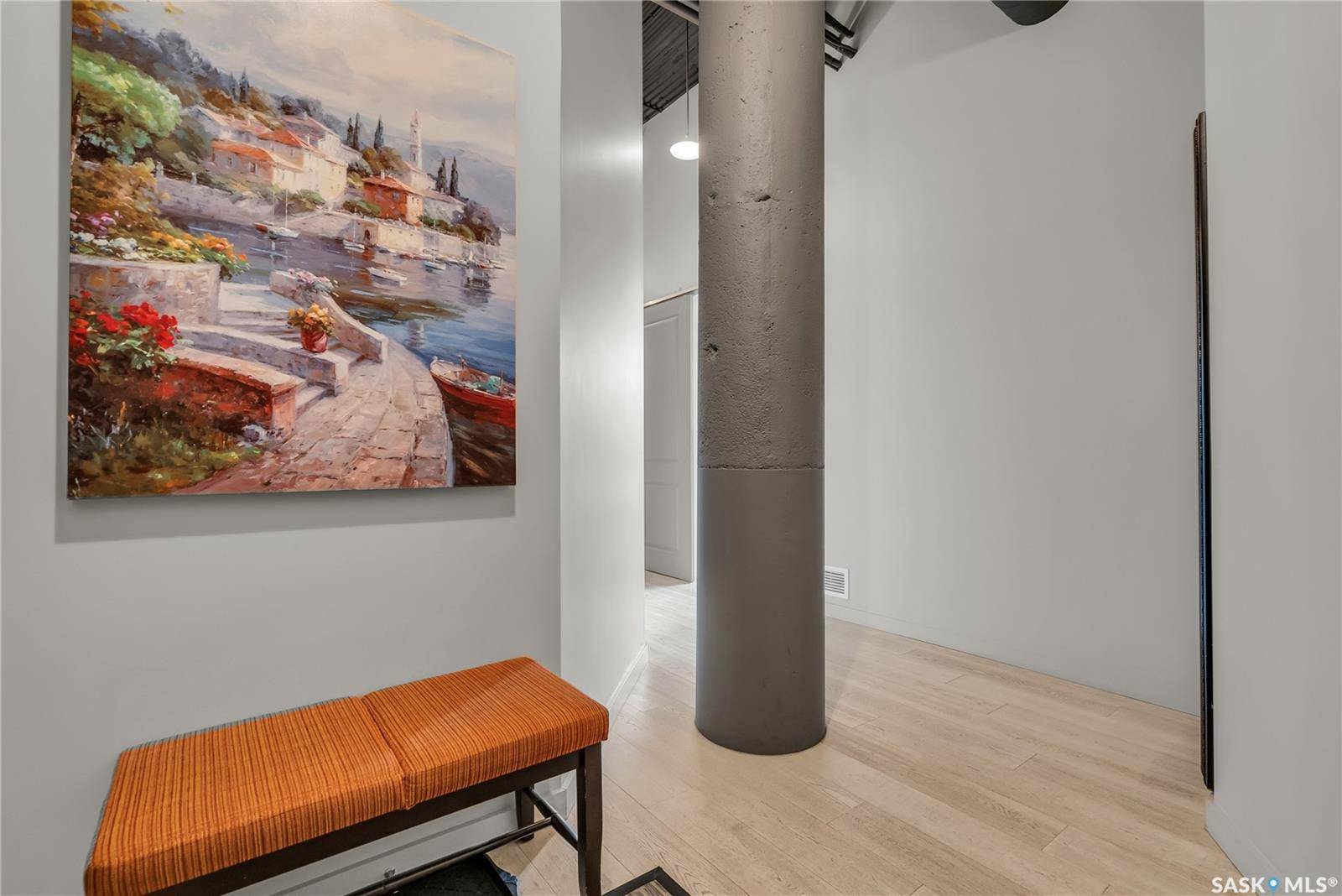 211 D AVENUE N #206, Saskatoon, SK S7L 1M7