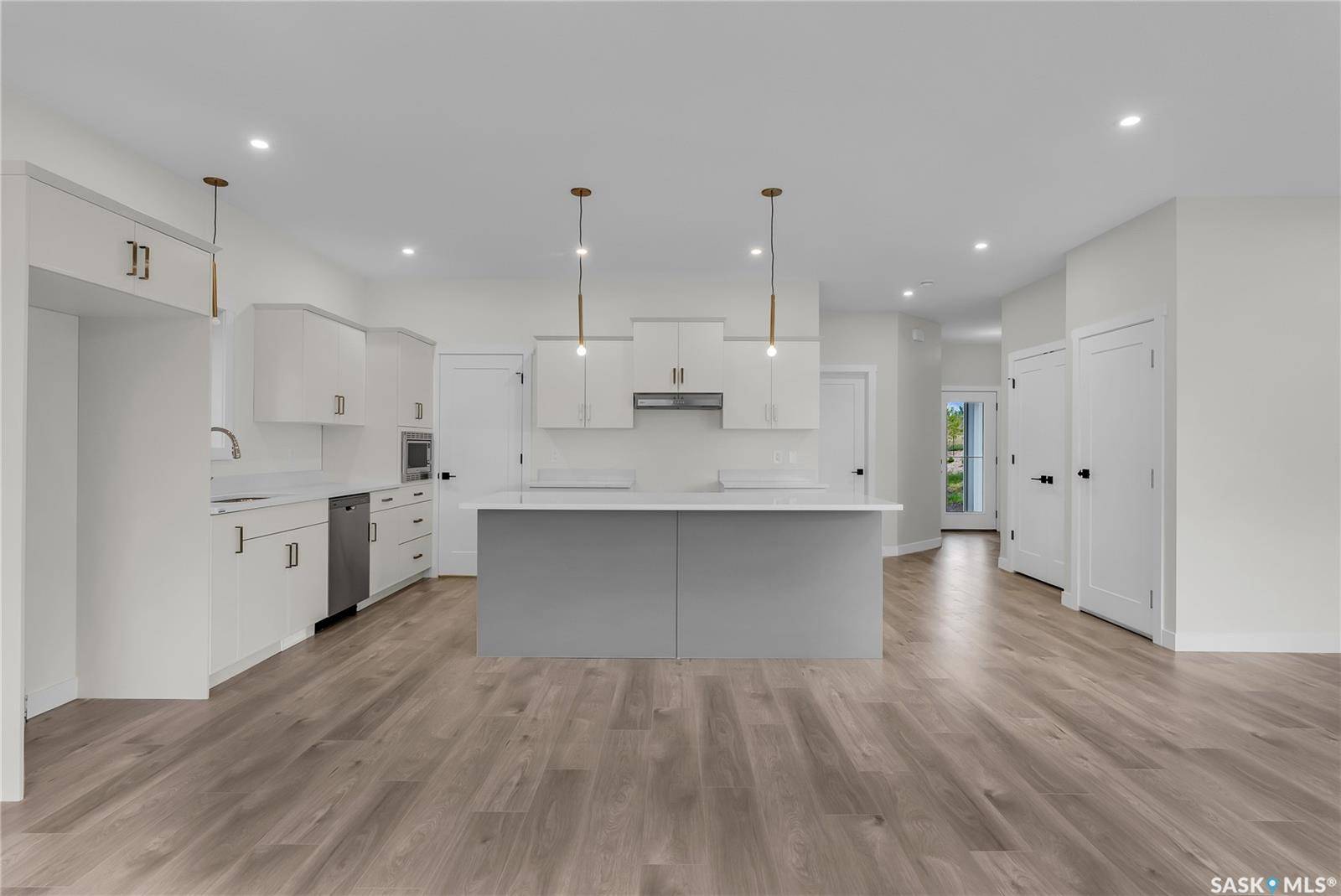 207 Amisk WAY, Saskatoon, SK S7V 1W5