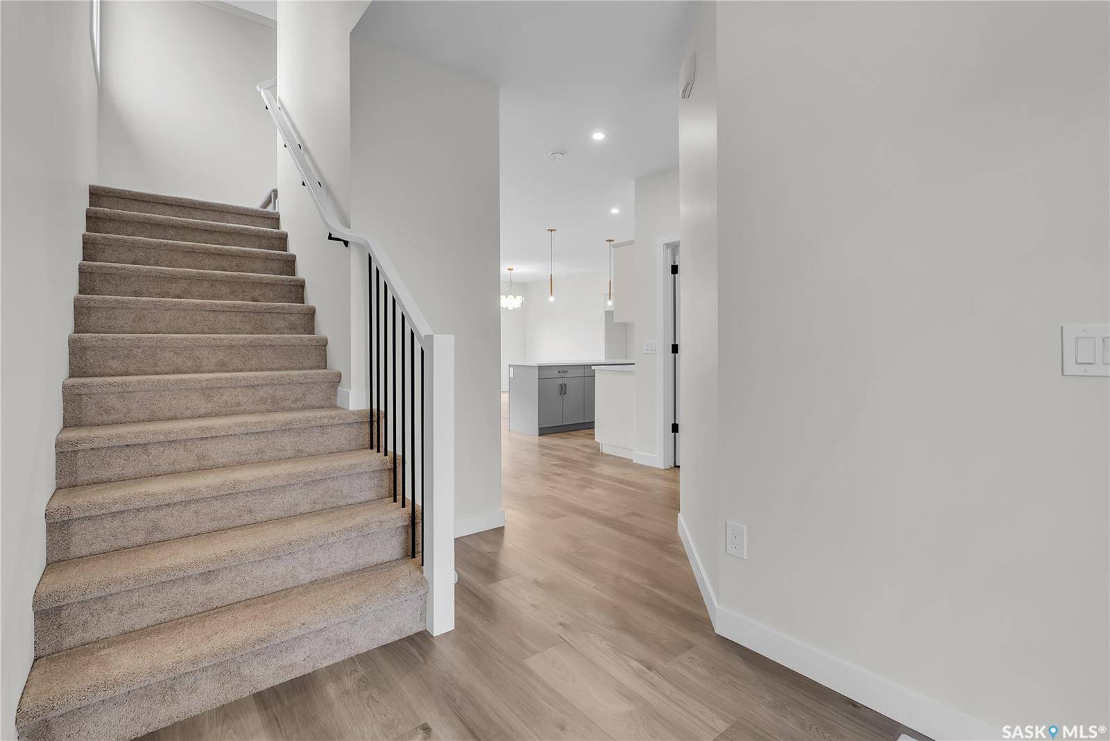 207 Amisk WAY, Saskatoon, SK S7V 1W5