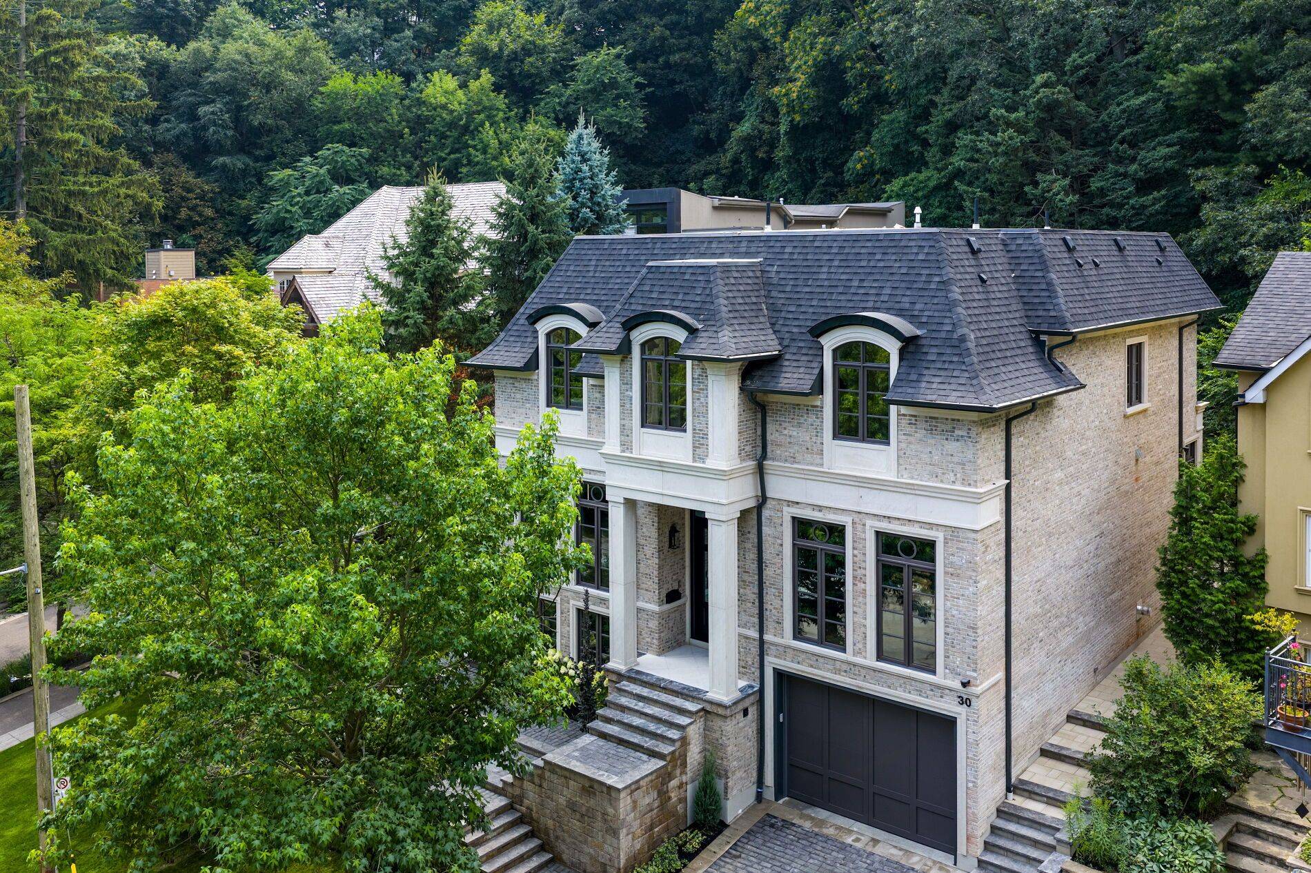30 Dacre CRES, Toronto W01, ON M6S 2W1