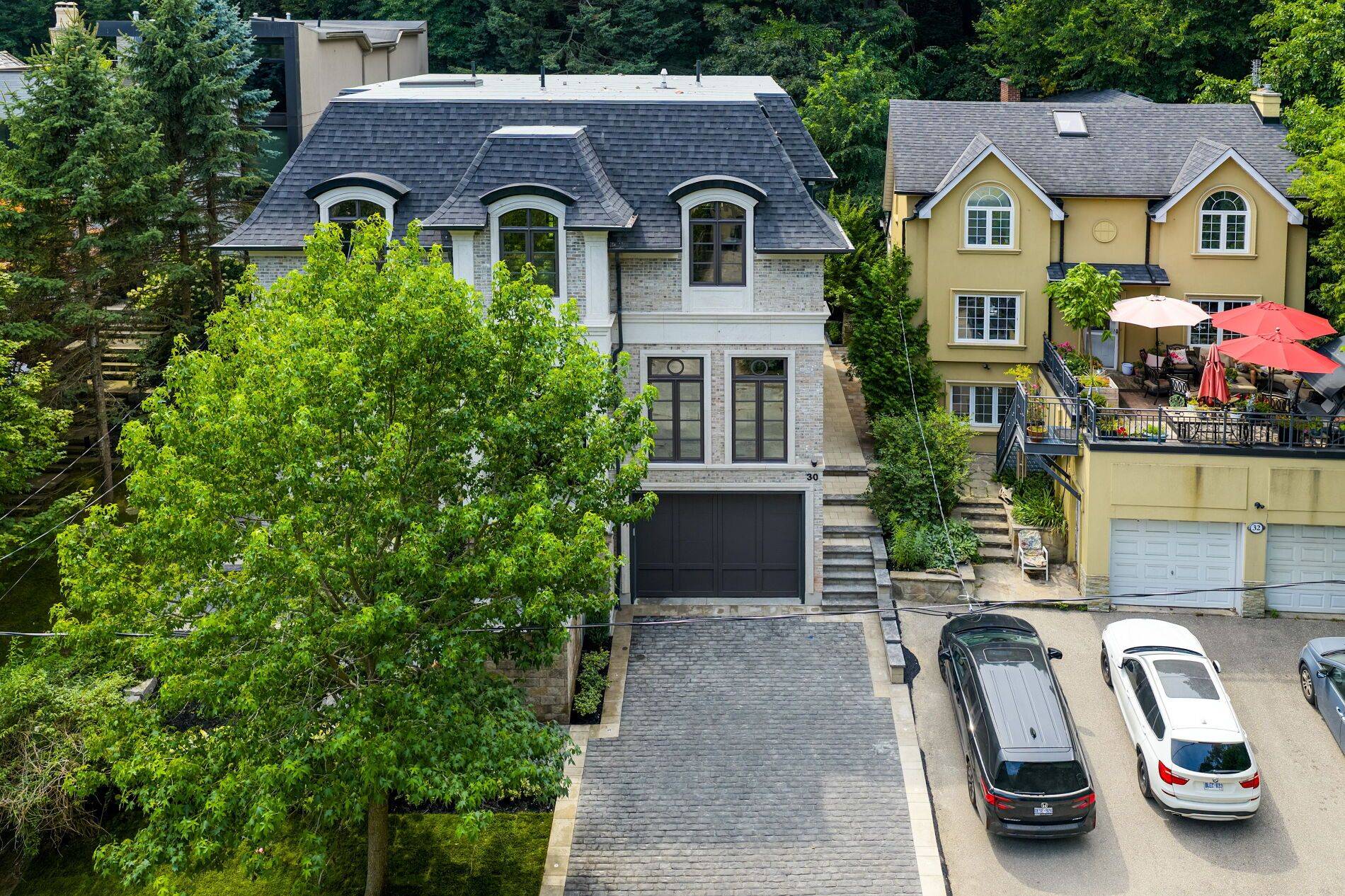 30 Dacre CRES, Toronto W01, ON M6S 2W1