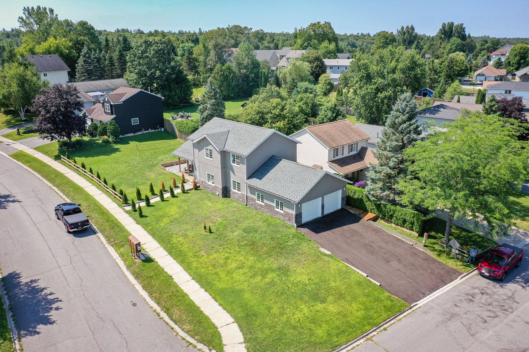 15 Lankin AVE, Bracebridge, ON P1L 1Y4