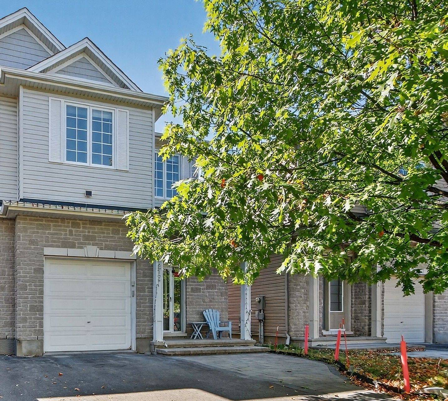 272 Broxburn CRES, Barrhaven, ON K2J 0N8