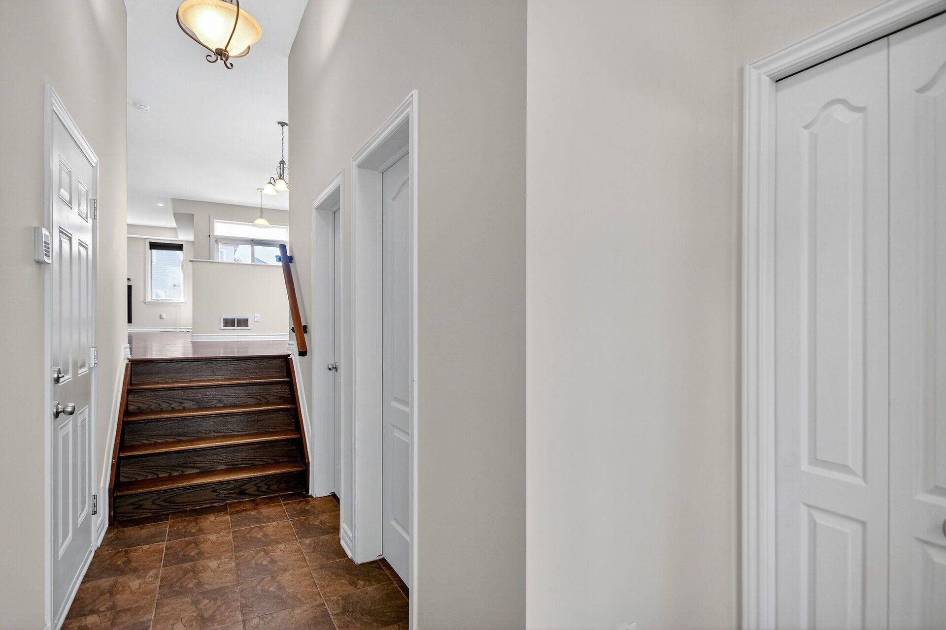 272 Broxburn CRES, Barrhaven, ON K2J 0N8