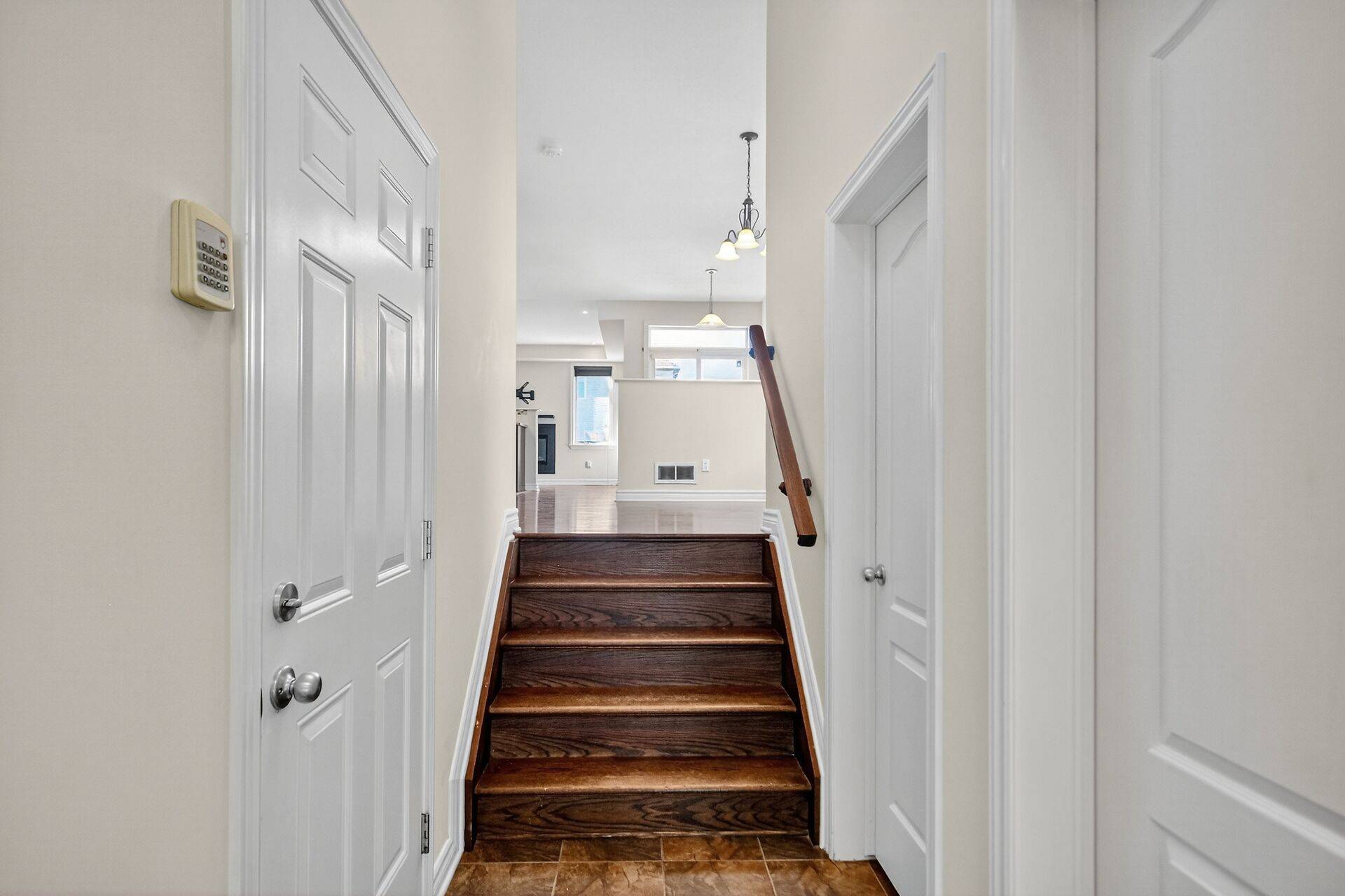 272 Broxburn CRES, Barrhaven, ON K2J 0N8