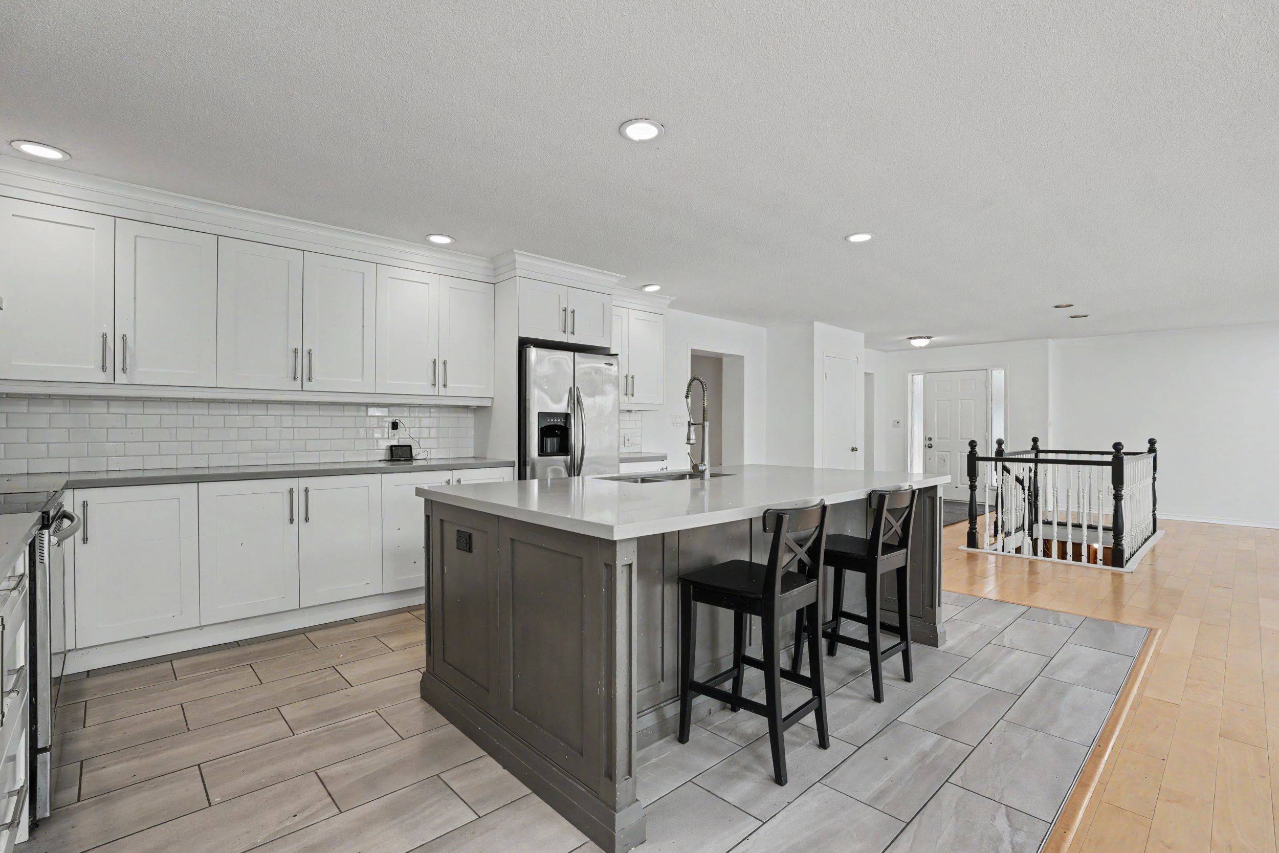 100 Hardale CRES, Hamilton, ON L8T 1Y3