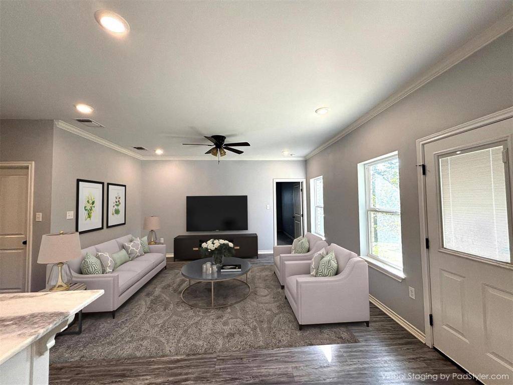 196 Twisted Oaks Drive, Rusk, TX 75785