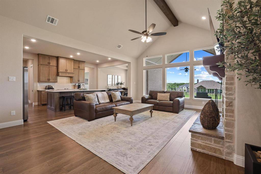 180 Waterview Drive, Gunter, TX 75058