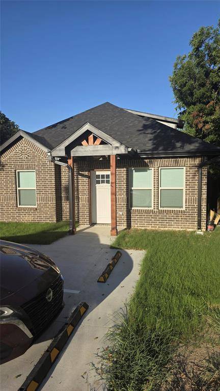 313 Clarence Street, Fort Worth, TX 76111