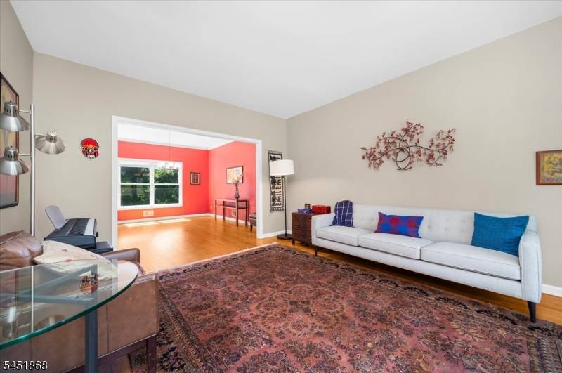 15 Austin Hill Rd, Clinton Twp., NJ 08809