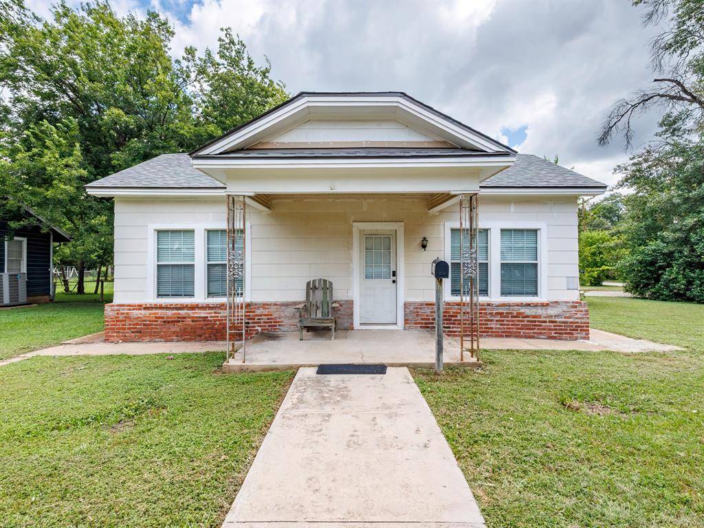 1714 8th Street, Brownwood, TX 76801