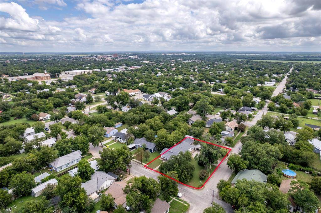 1714 8th Street, Brownwood, TX 76801