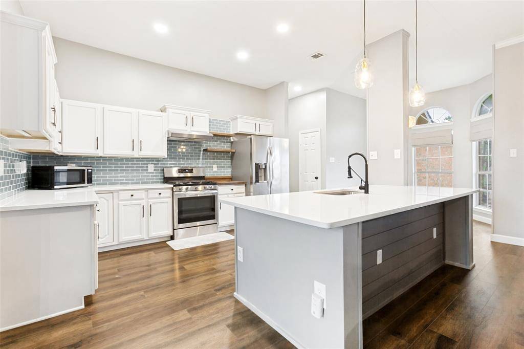 7305 Silverthorn Drive, Rowlett, TX 75089