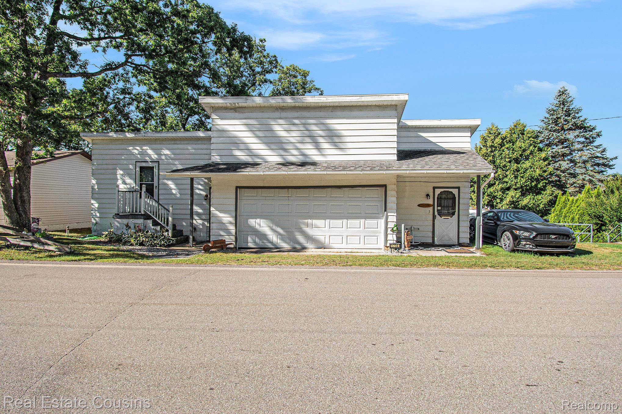 1734 Forest RD, Harrison, MI 48625