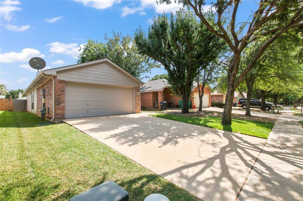 826 Savage Drive, Denton, TX 76207