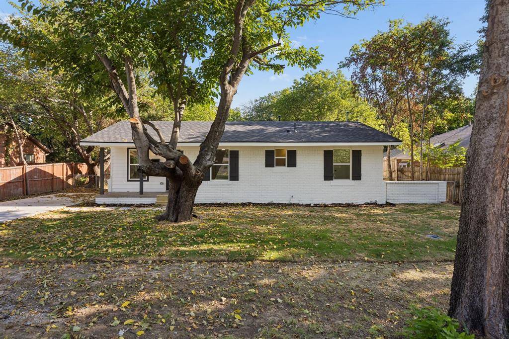 238 Oakwood Circle, Shady Shores, TX 76208