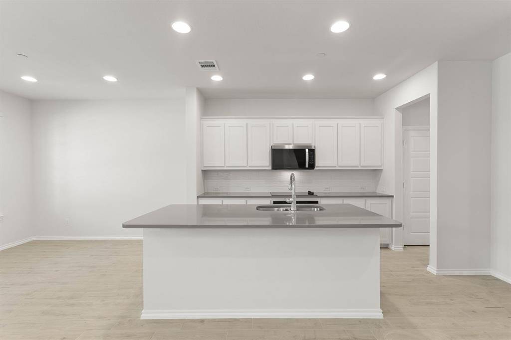 4507 Avion Drive, Sanger, TX 76266