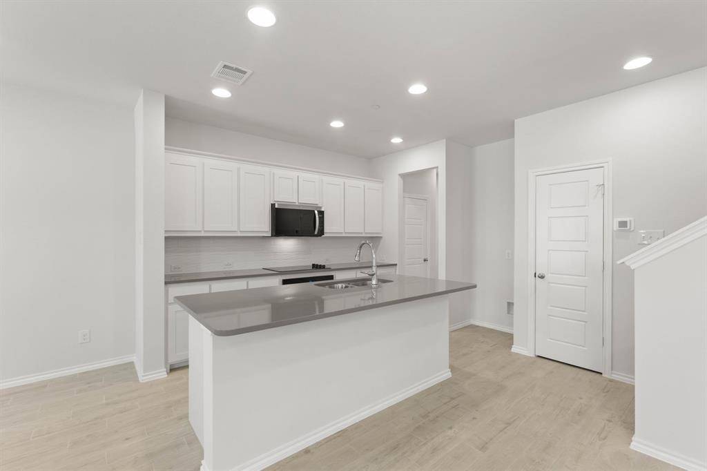 4507 Avion Drive, Sanger, TX 76266