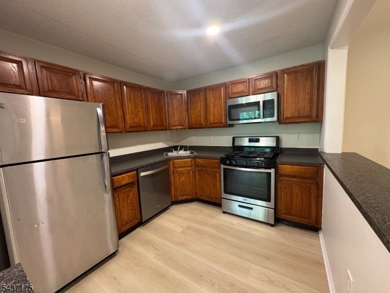 7 Sheffield Ct #7, North Brunswick Twp., NJ 08902
