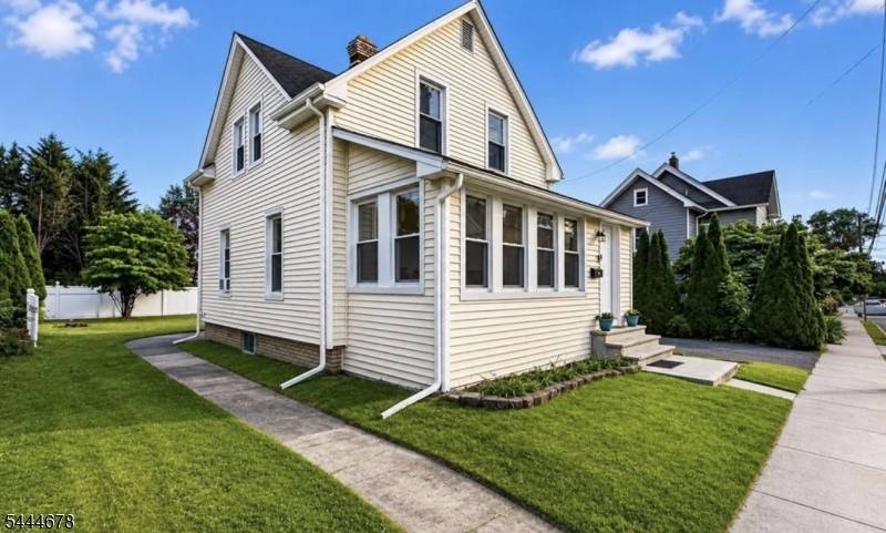 56 Bergen Ave, Bergenfield Boro, NJ 07621