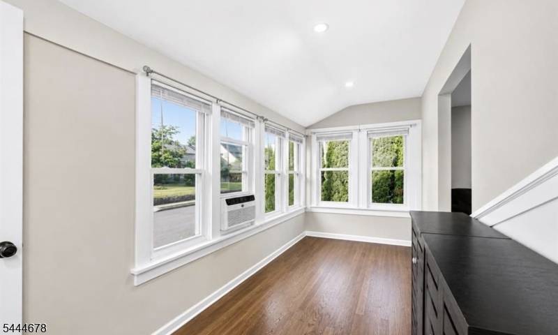 56 Bergen Ave, Bergenfield Boro, NJ 07621