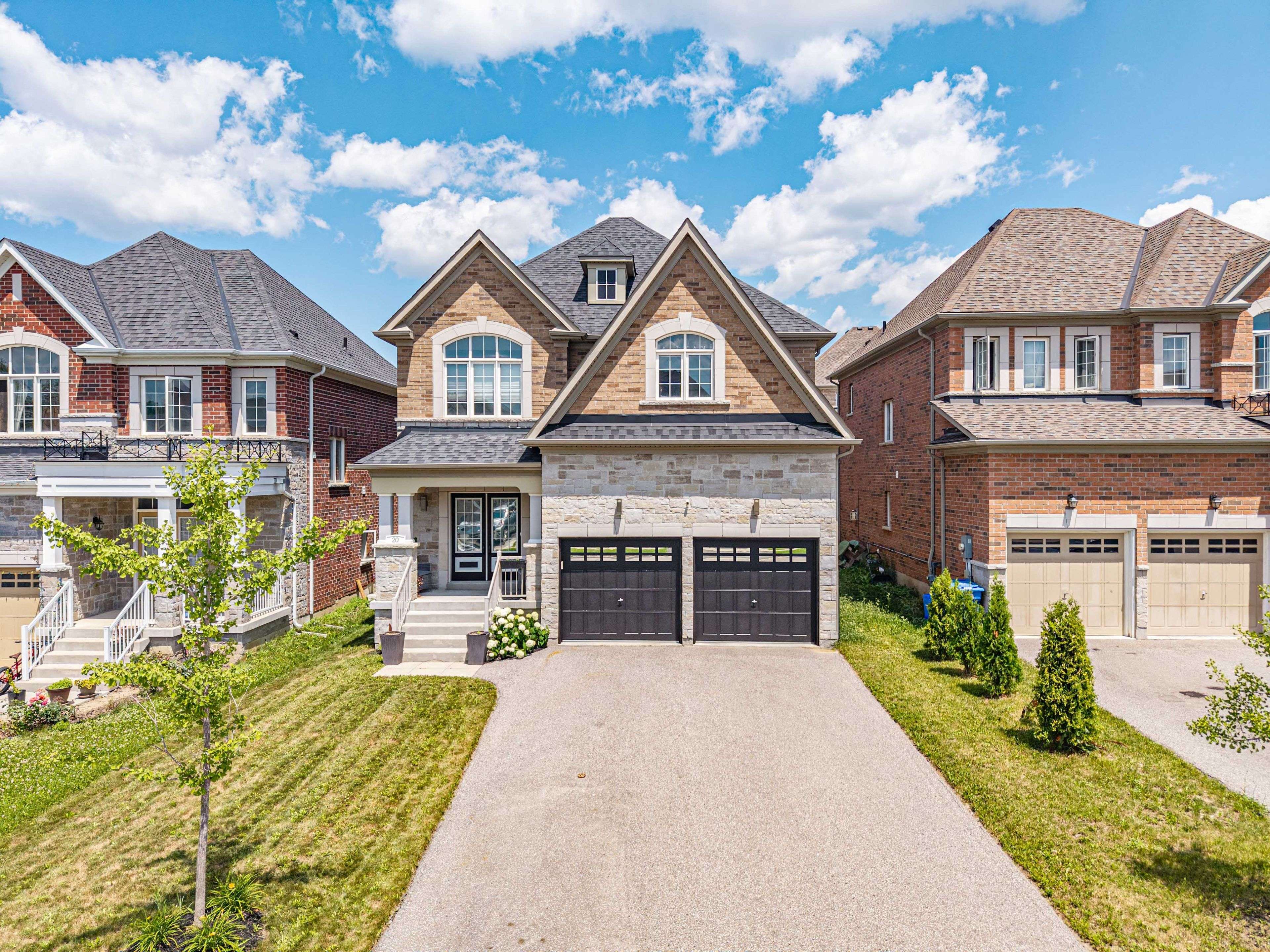 20 Manor Forest RD, East Gwillimbury, ON L0G 1M0